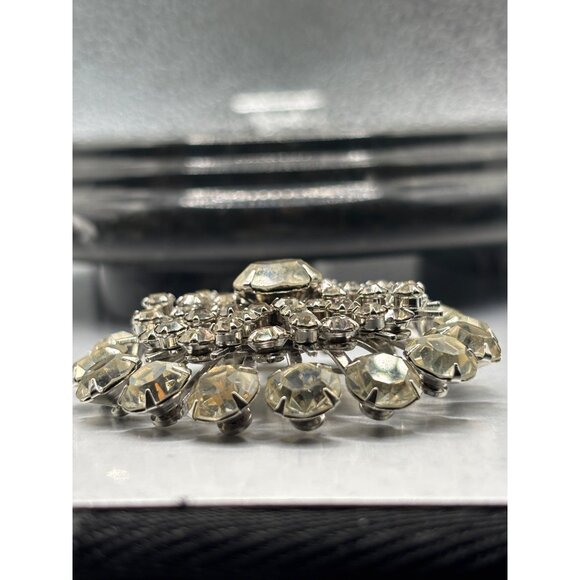 Vintage Estate Rhinestone Starburst Brooch Pin Silver-Tone Clear Crystal - Picture 2 of 9